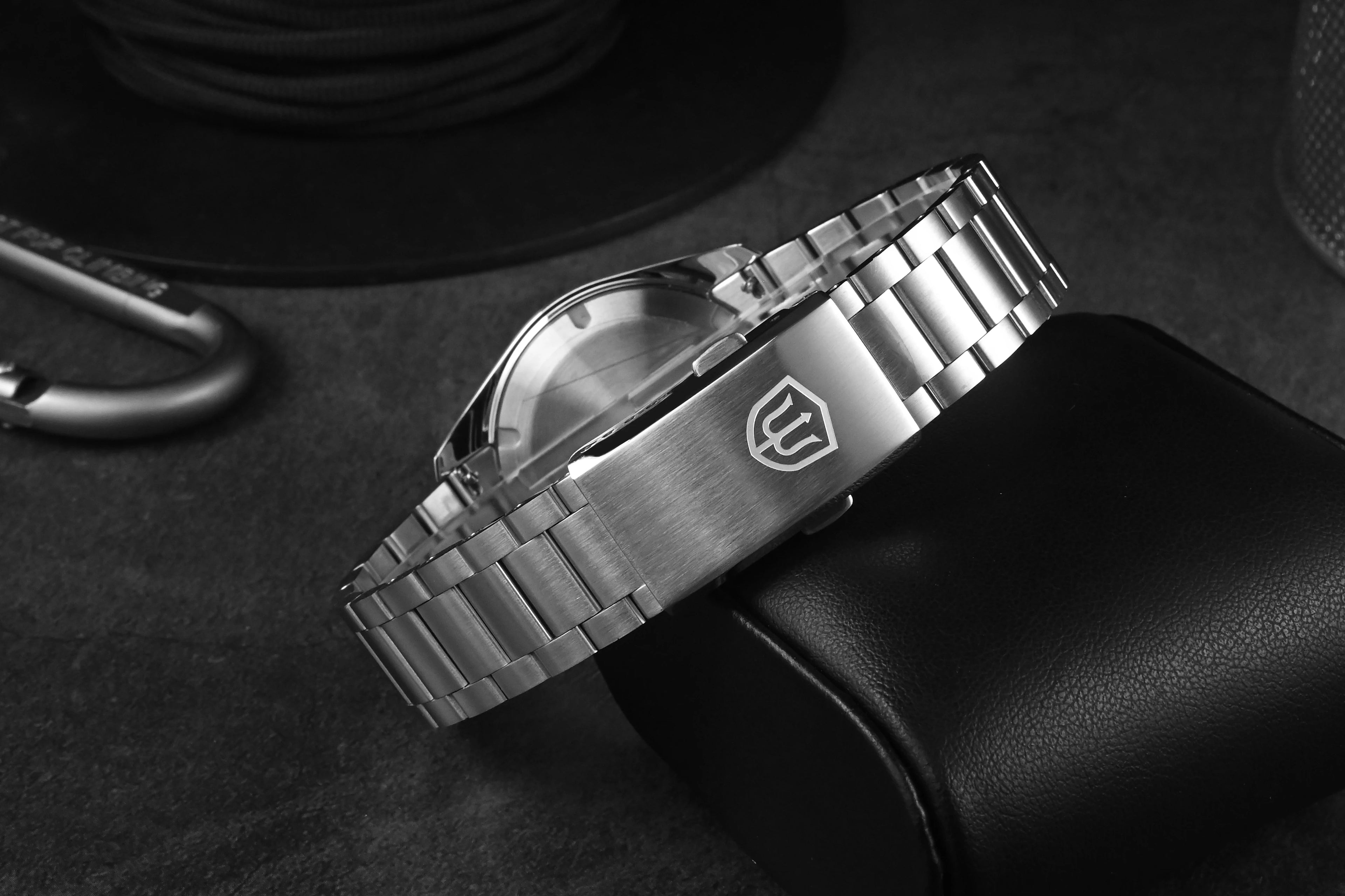 Watchdives WD0006 Watch VH31 Sweep Second Movement Domed Sapphire Crystal BGW9 Luminous 10Bar Waterproof 38mm Vintage Watches