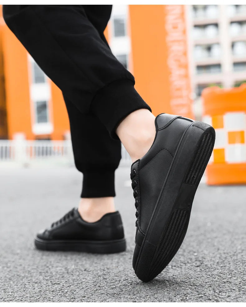 White Black Men Shoes Comfortable Casual Skateboard Shoes Men Solid Leisure Sneakers Lightweight Walking Shoes