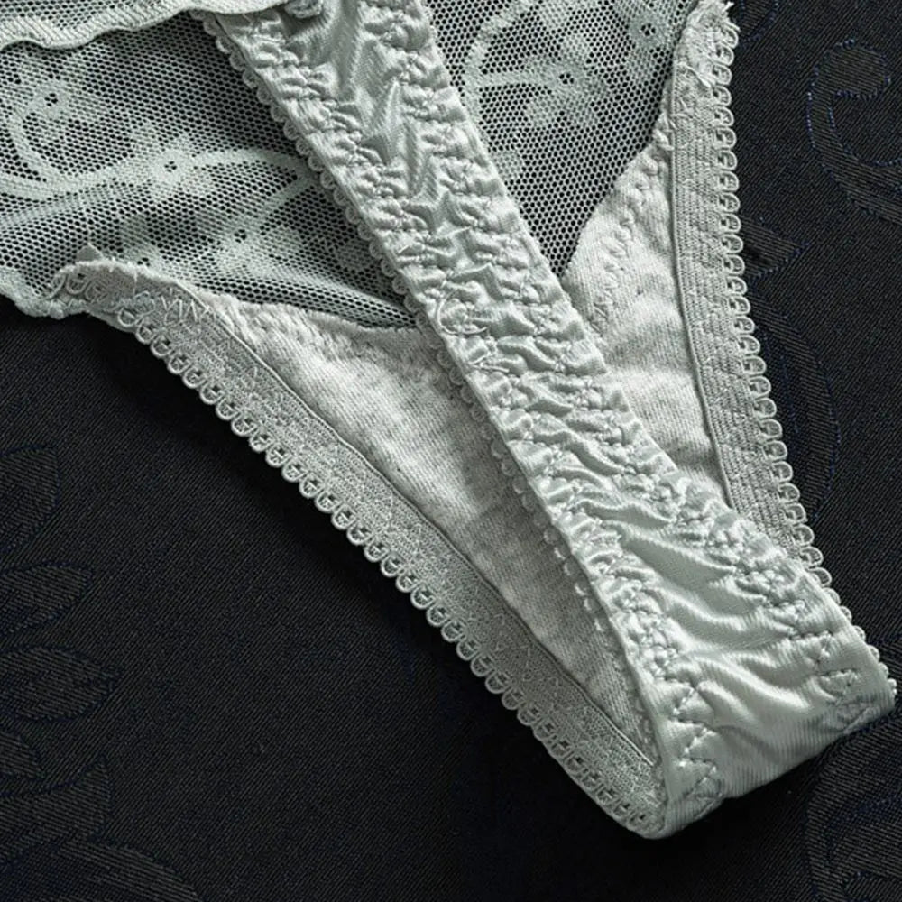 Breathable Seamless Fashion Design Ice Silk Fitness Girls Korean Style Underwear Women  Lingerie Low-Waist Thong Lace Panties