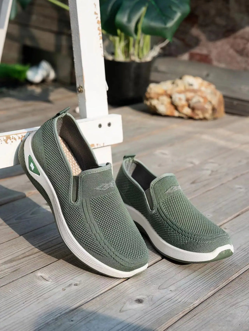 Women's shoes, casual shoes for ladies, with breathable mesh, not tiring to the feet, light and comfortable casual shoes