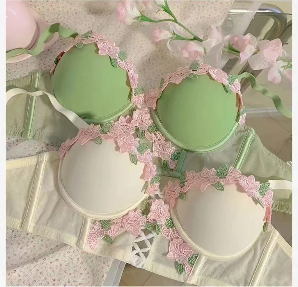 MOYISU London Anime Bralette - Delicate Wireless Bra for Set Teens, Japanese Summer Lingerie Small Bust Close-Fit Subtle Allure