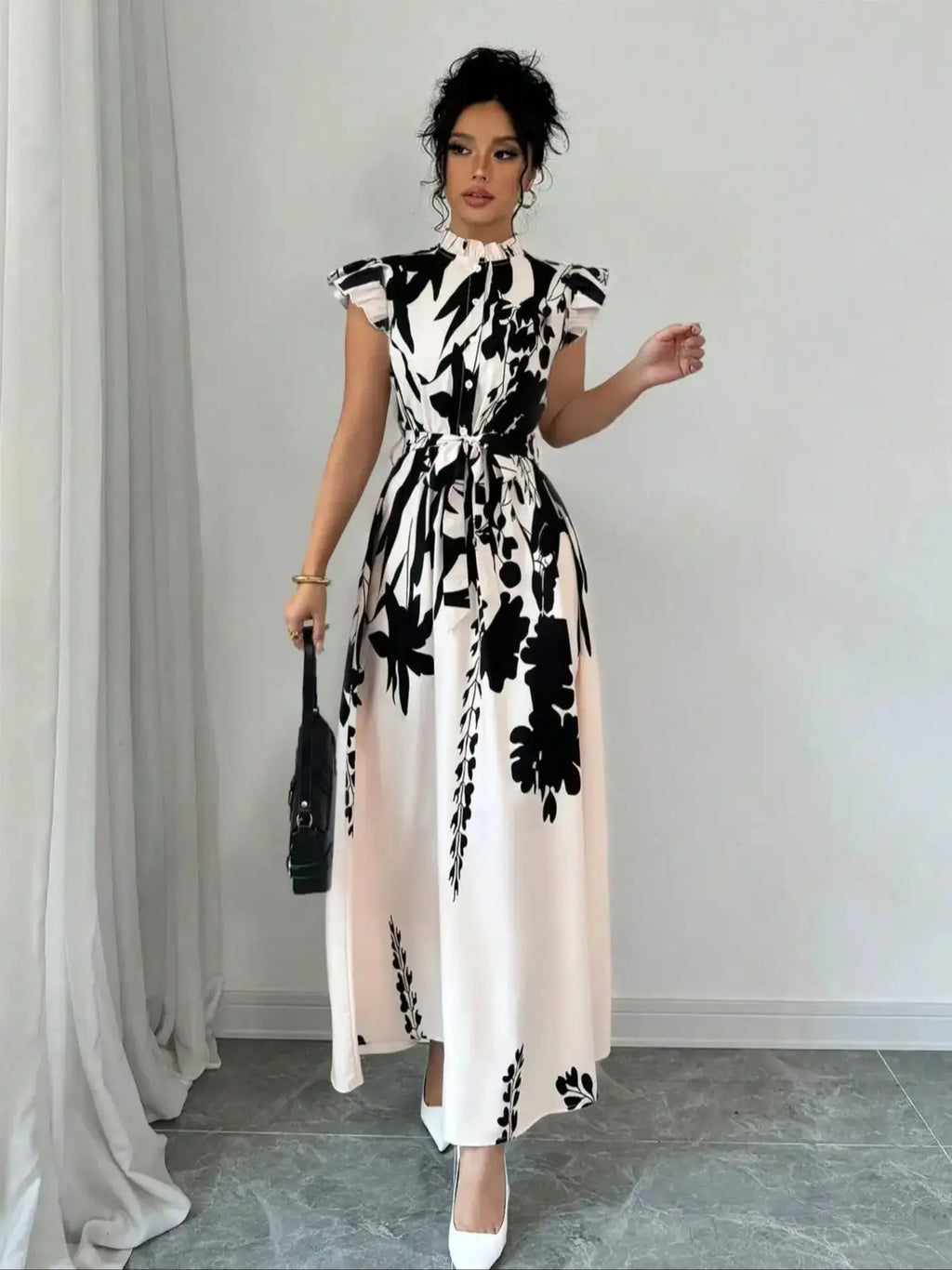 Women's elegant black and white dress, suitable for work, dates and vacations