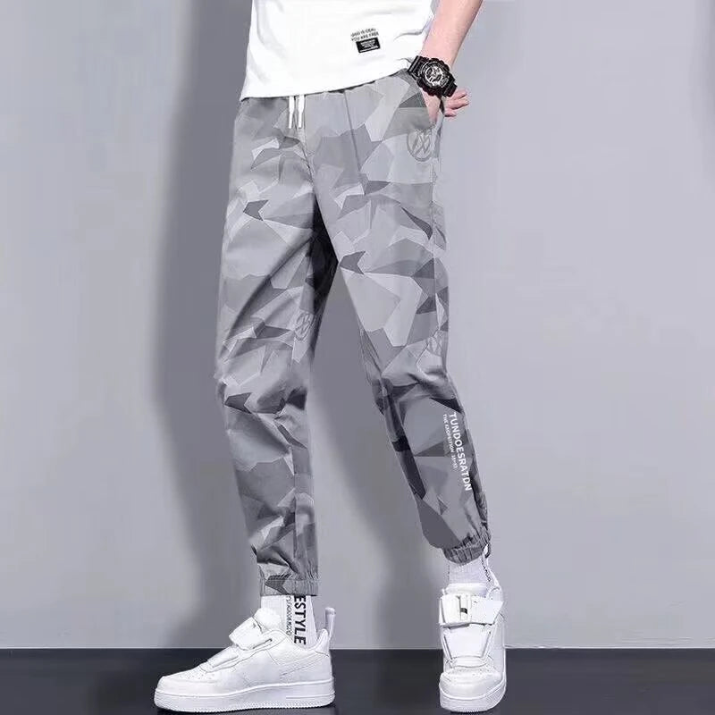 Men's Lightweight Hiking Climbing Pants Trend Camouflage Outdoor Sports Trousers Baggy Bound Feet Designer Casual Street Pants