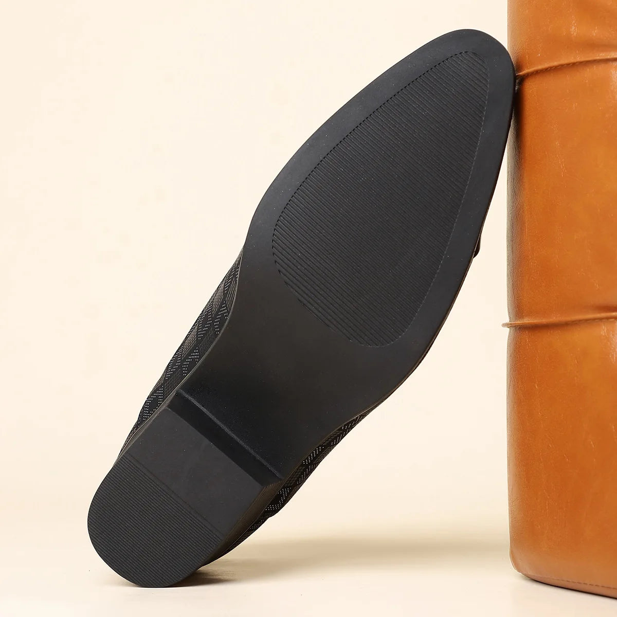 Big Size New Shoes for Men Dress Shoes British Style Checked Pointed Toe Leather Business Casual Shoes