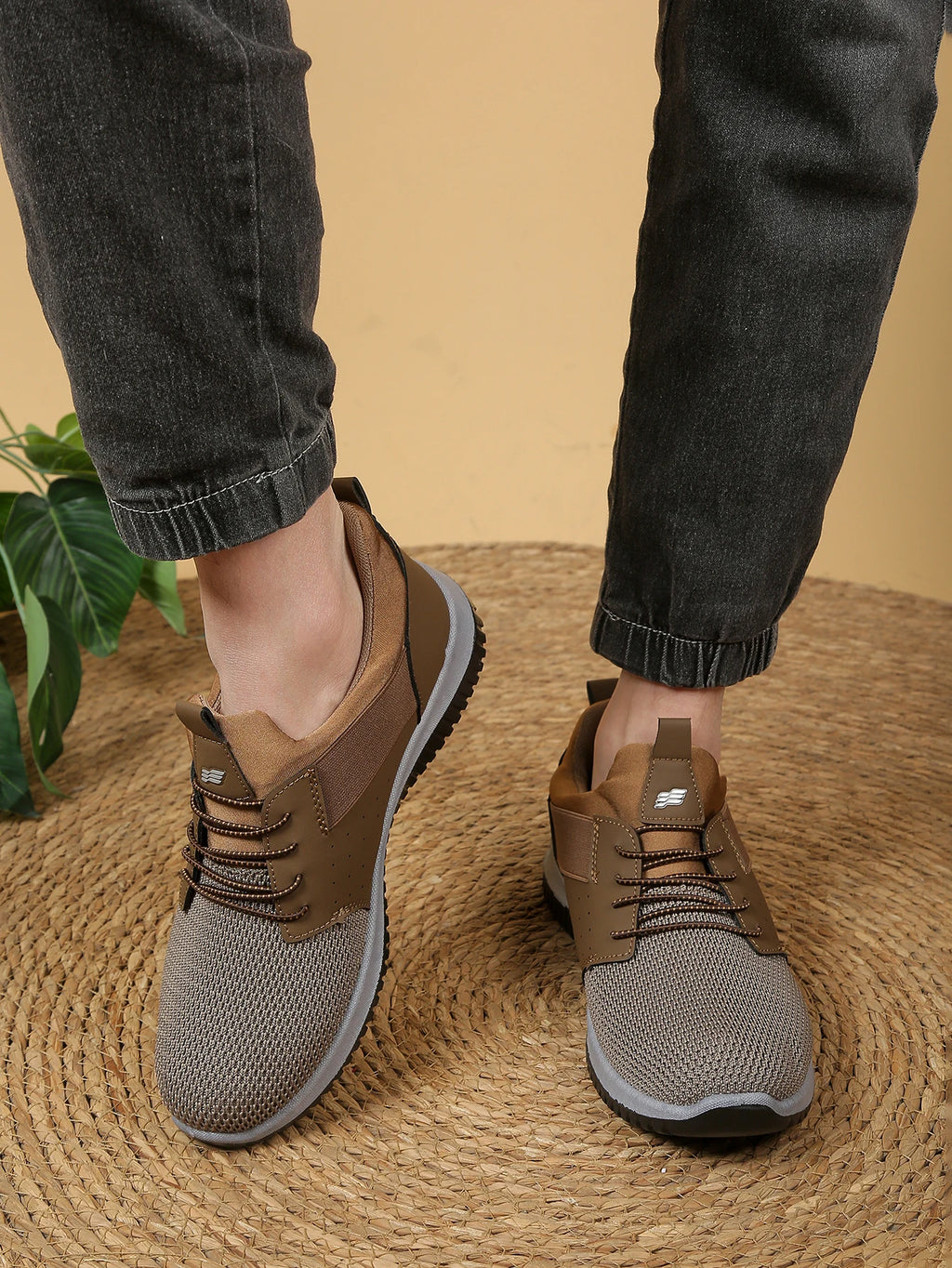 Men's casual shoes, unique and stylish design, fashionable sports shoes, low-top style, suitable for walking, running  jogging