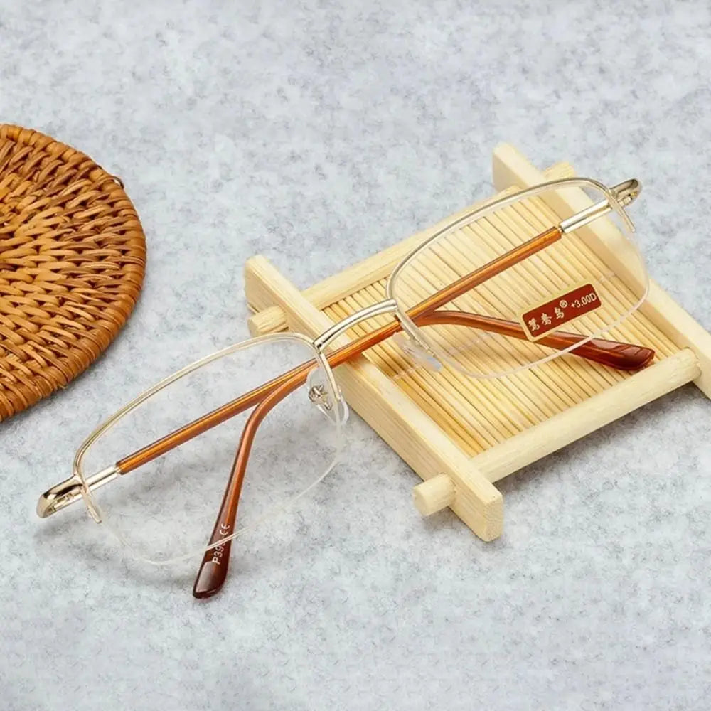 Men Square Reading Glasses Urltra-Light Eye Protection Presbyopic Eyewear Women Elegant Comfortable Eyeglasses +0.5~+4.0