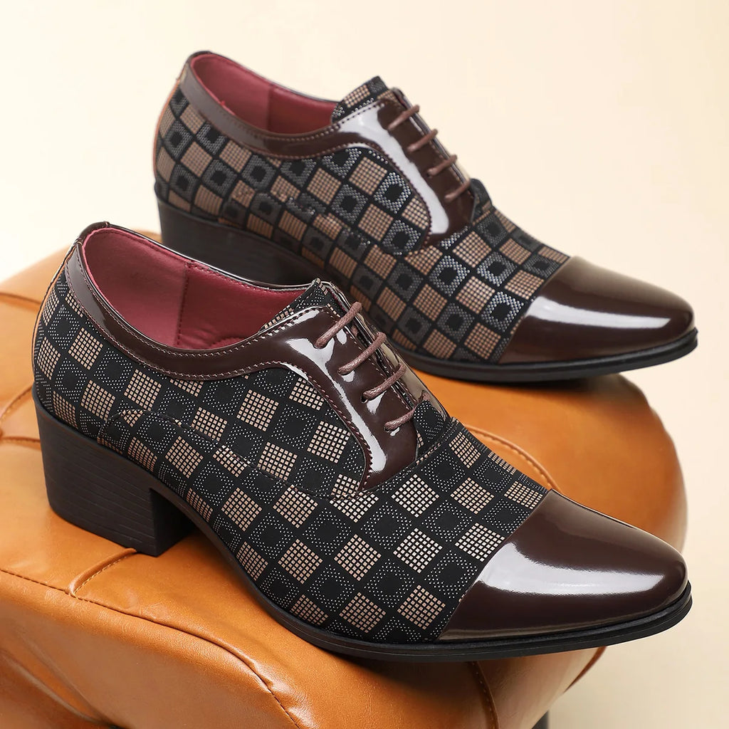 Big Size New Shoes for Men Dress Shoes British Style Checked Pointed Toe Leather Business Casual Shoes