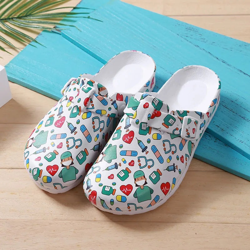 A Pair of New Summer Women's Slippers for Doctors and Nurses, Non-Slip, Wear-Resistant, Casual Closed-Toe Shoes, Versatile Sports Women's Slippers