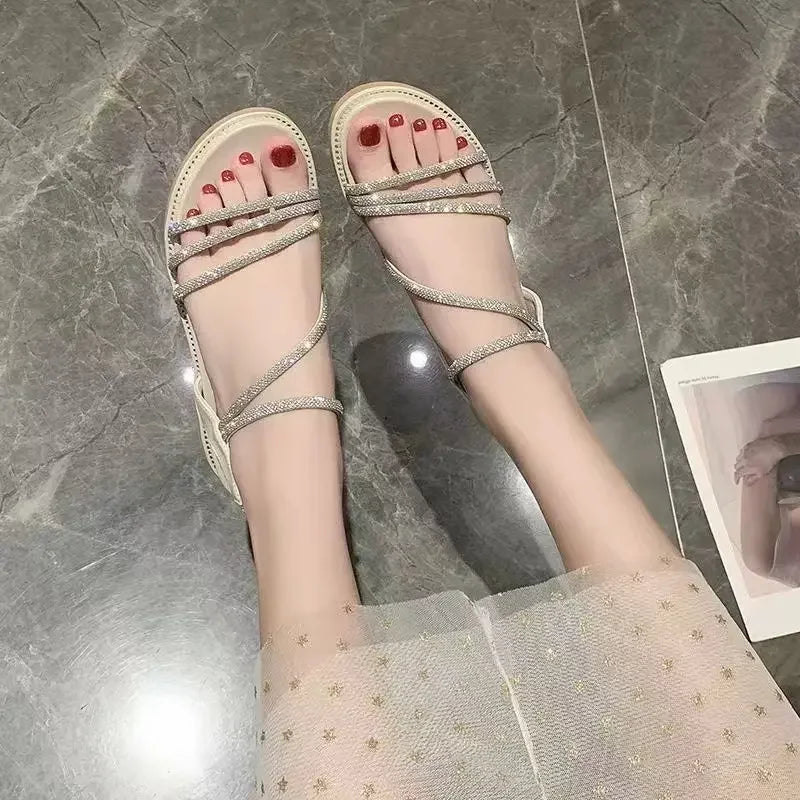 New Women's Shoes: Fashionable, Casual, and Versatile Flat Sandals
