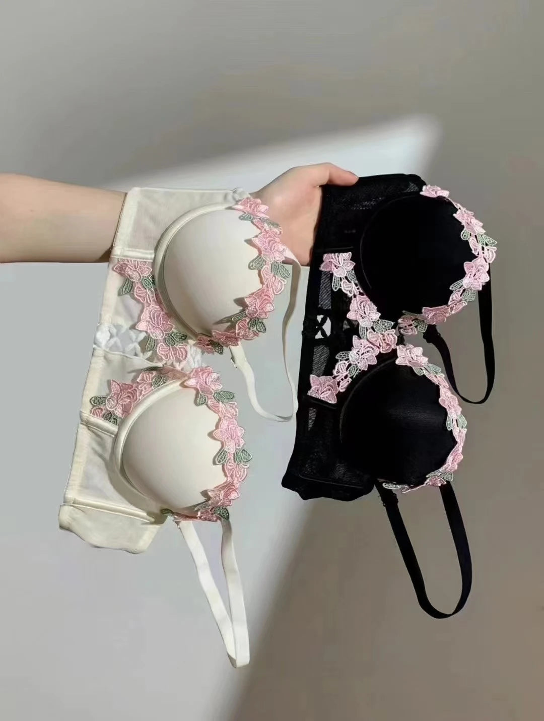 MOYISU London Anime Bralette - Delicate Wireless Bra for Set Teens, Japanese Summer Lingerie Small Bust Close-Fit Subtle Allure