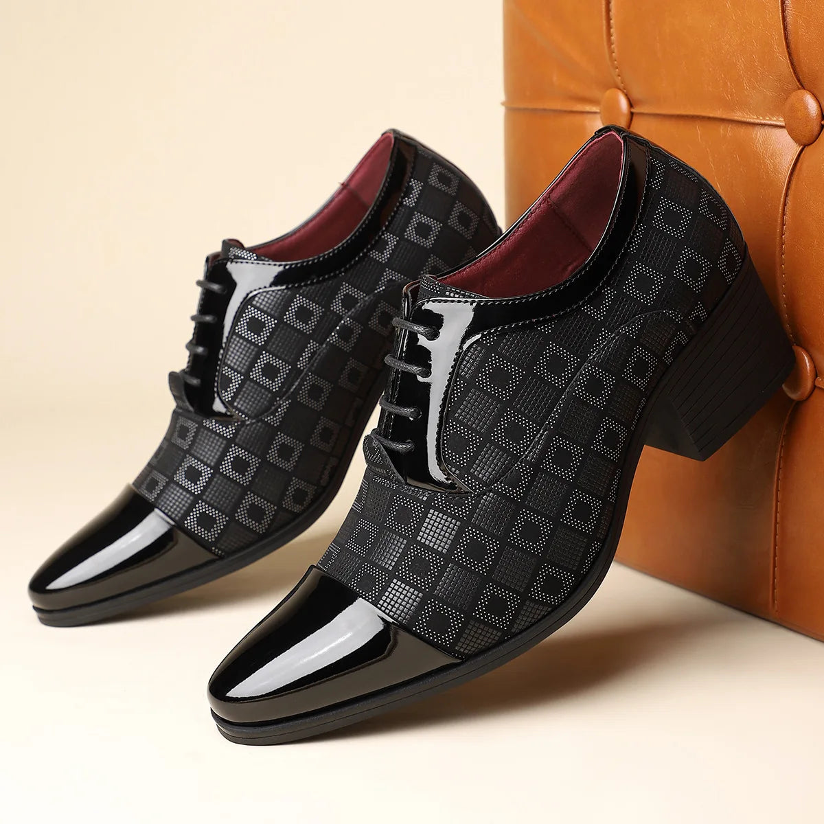 Big Size New Shoes for Men Dress Shoes British Style Checked Pointed Toe Leather Business Casual Shoes