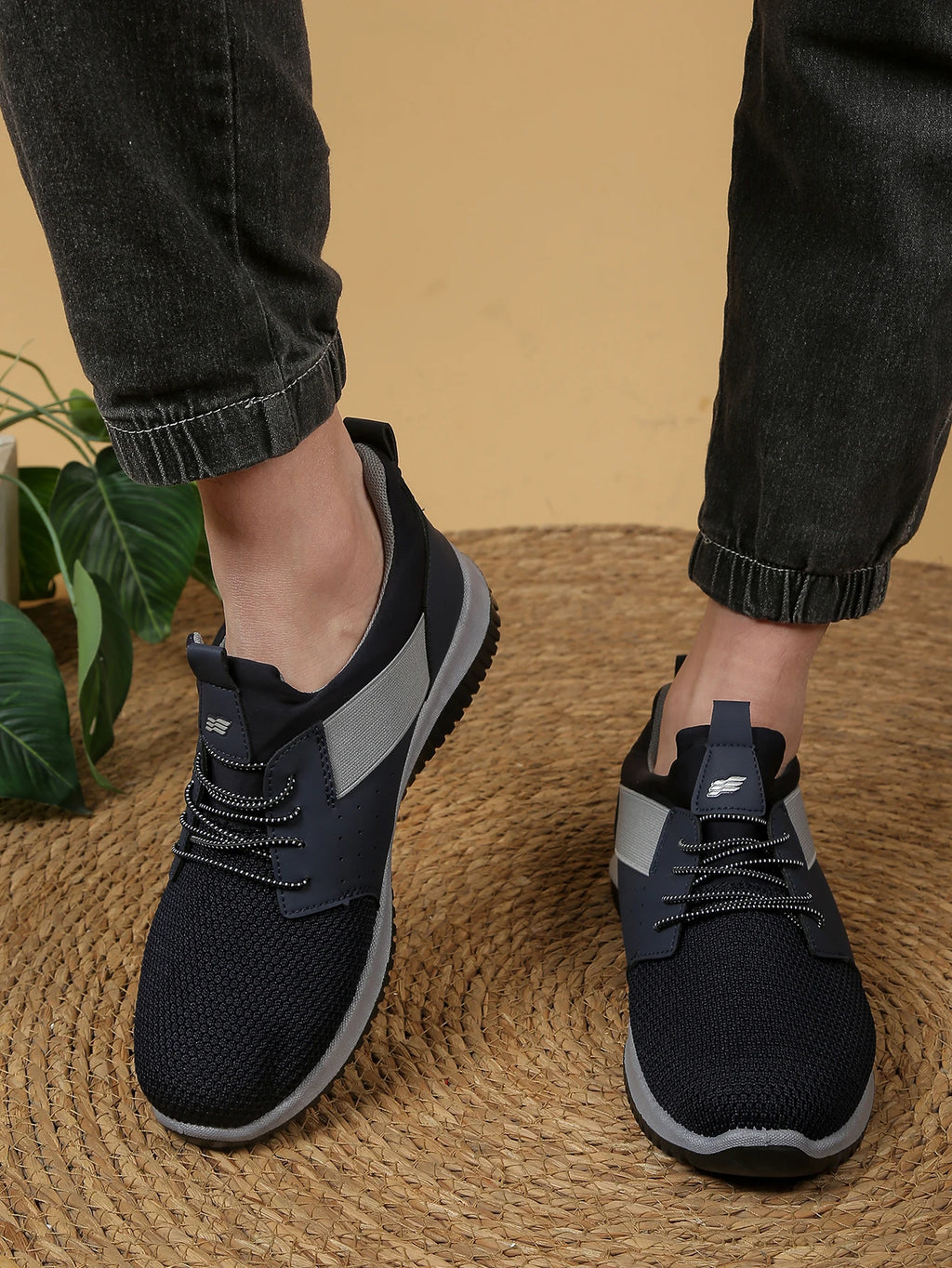 Men's casual shoes, unique and stylish design, fashionable sports shoes, low-top style, suitable for walking, running  jogging