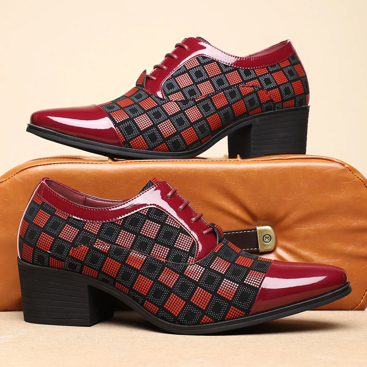 Big Size New Shoes for Men Dress Shoes British Style Checked Pointed Toe Leather Business Casual Shoes