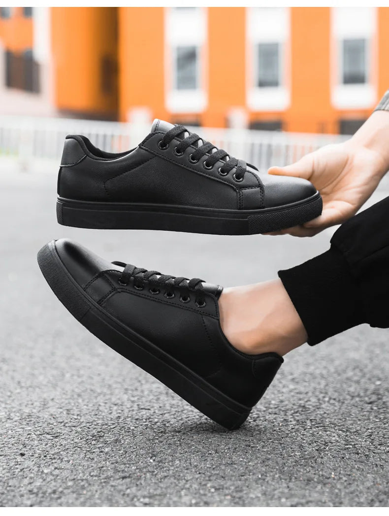 White Black Men Shoes Comfortable Casual Skateboard Shoes Men Solid Leisure Sneakers Lightweight Walking Shoes