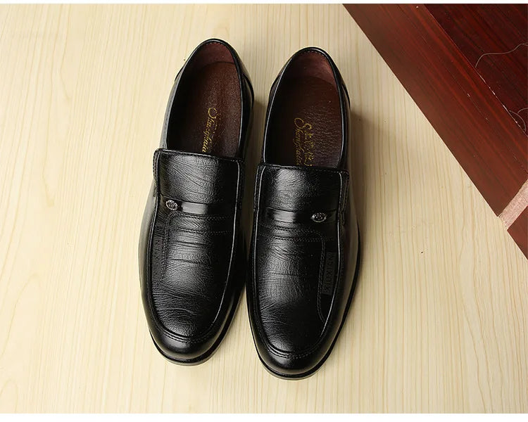 Men's Dress Shoes New Brand Men Business Leather Formal Flat Shoes for Work Office Men Round Shoe Breathable Party Wedding Shoes