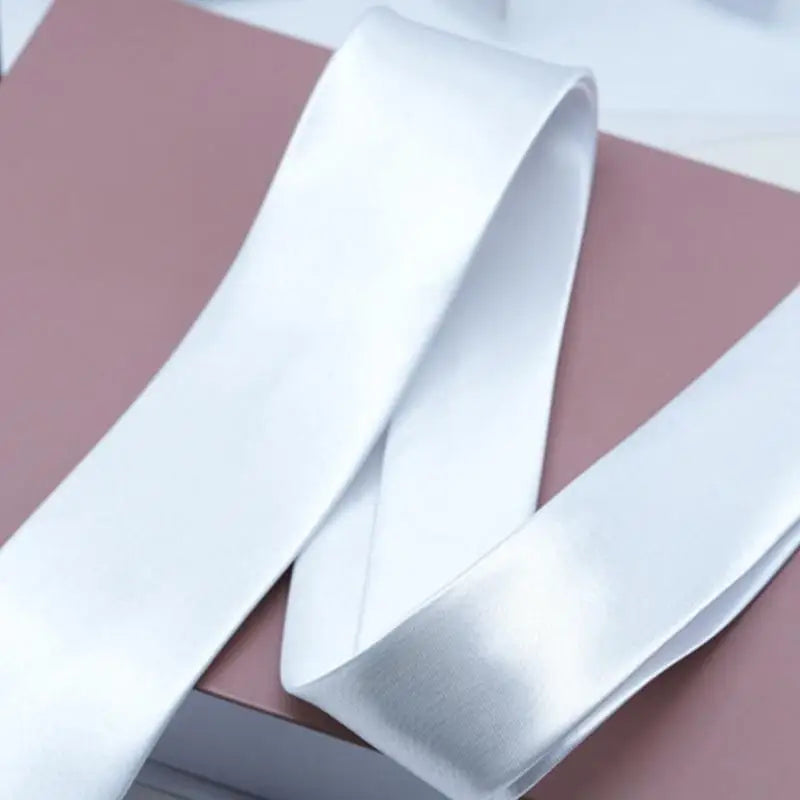 Fashionable Zippered Neck Tie in Classical Color for Wedding Parties and Everyday Wear White Silk Pre Tied Necktie