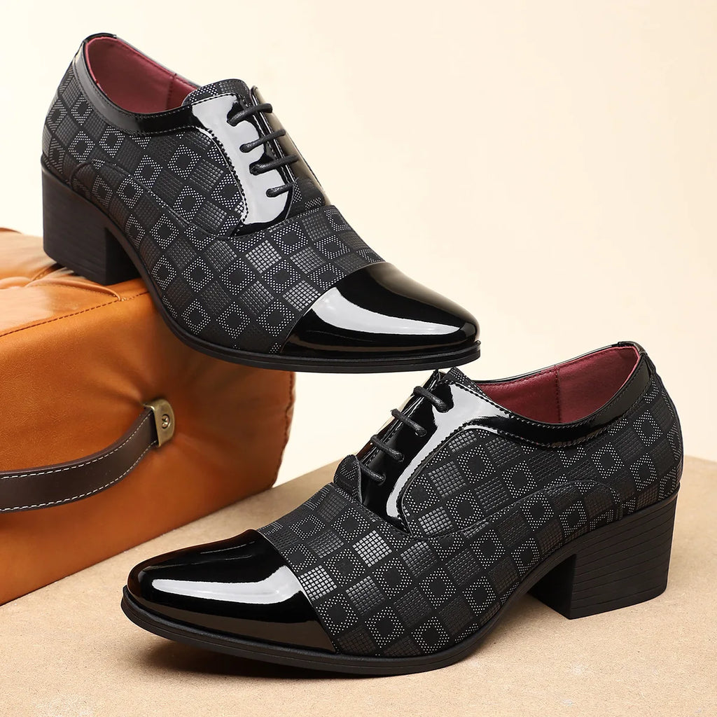 Big Size New Shoes for Men Dress Shoes British Style Checked Pointed Toe Leather Business Casual Shoes