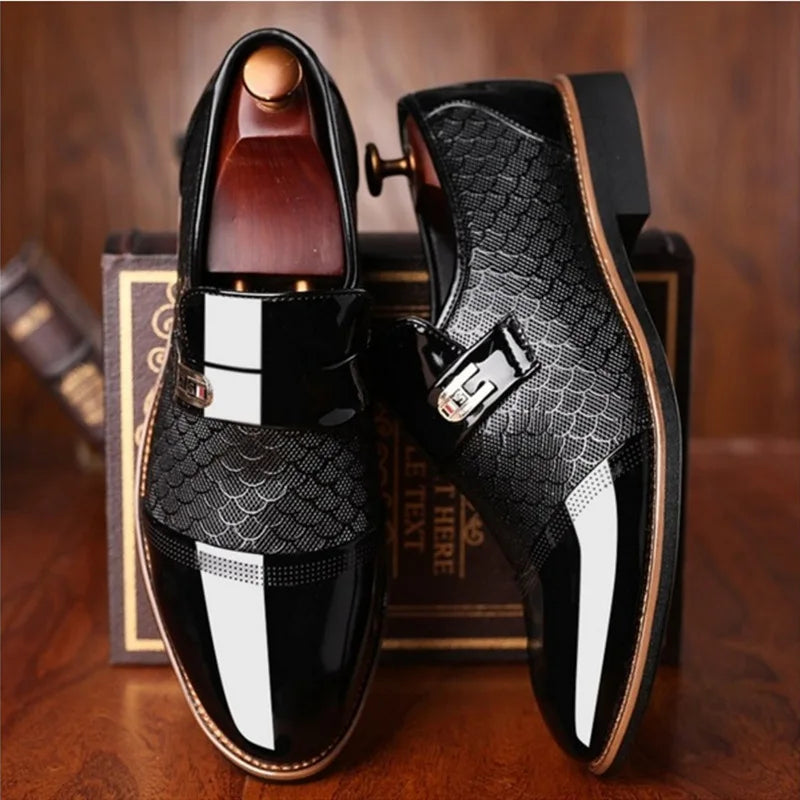 Men's shoes Leather Embossing Classic Fashion Luxury men shoes Wear-resistant Non slip Mans footwear Anti-slip Black shoes