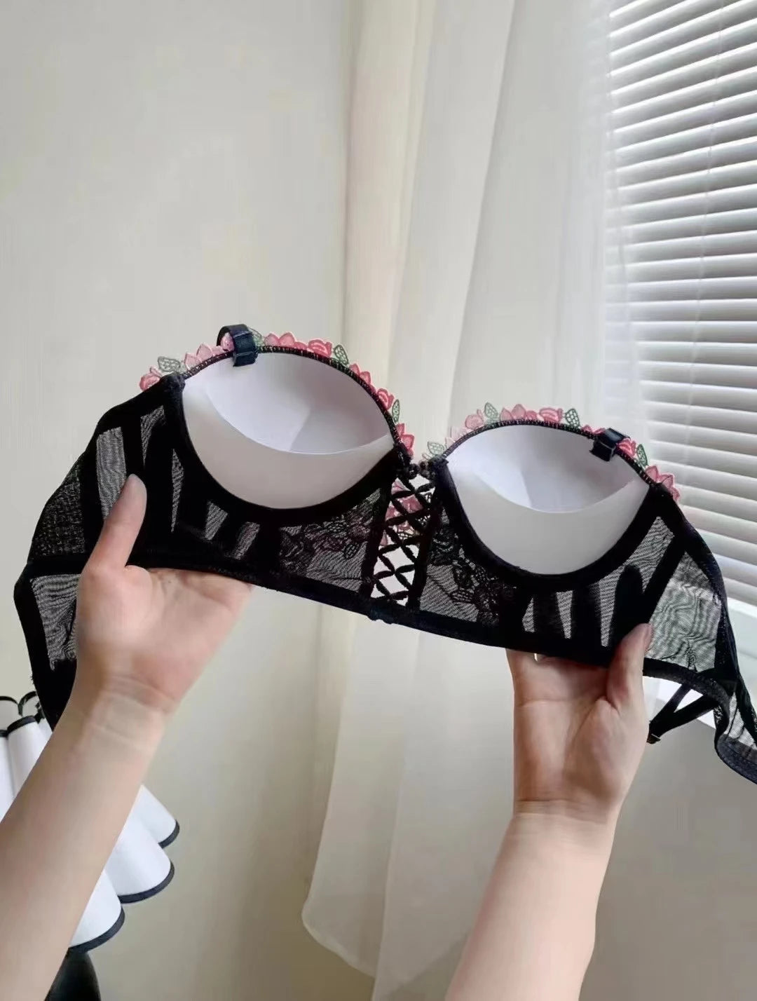 MOYISU London Anime Bralette - Delicate Wireless Bra for Set Teens, Japanese Summer Lingerie Small Bust Close-Fit Subtle Allure