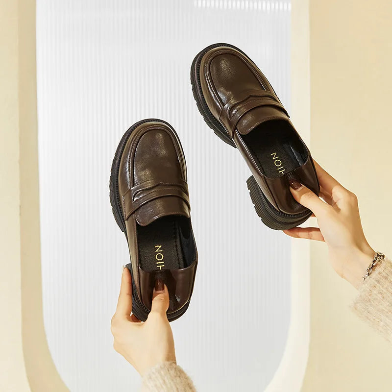Leather shoes for women 2025 new style spring and autumn thick soled loafers British style retro single shoes for women