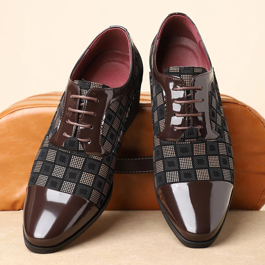 Big Size New Shoes for Men Dress Shoes British Style Checked Pointed Toe Leather Business Casual Shoes