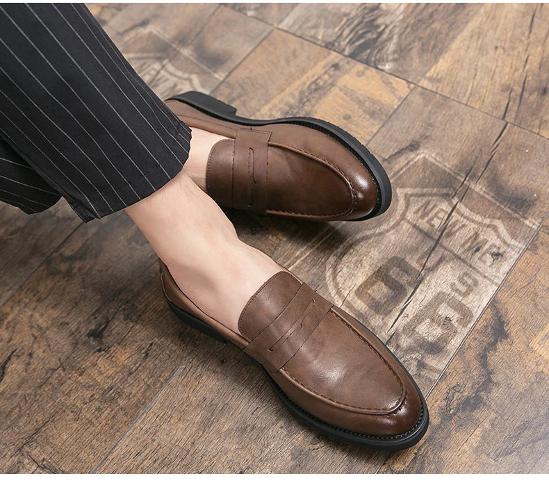 New soft leather breathable leather shoes men Europe station casual British style youth loafers with business bean shoes