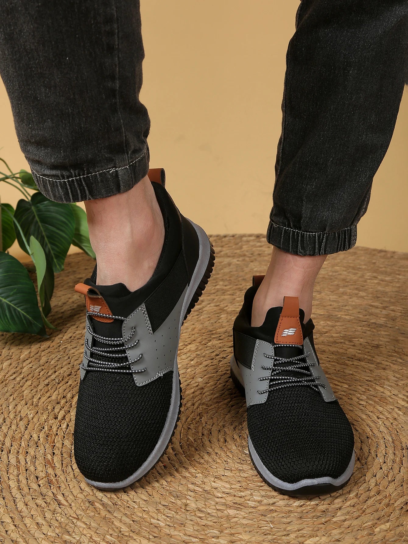 Men's casual shoes, unique and stylish design, fashionable sports shoes, low-top style, suitable for walking, running  jogging