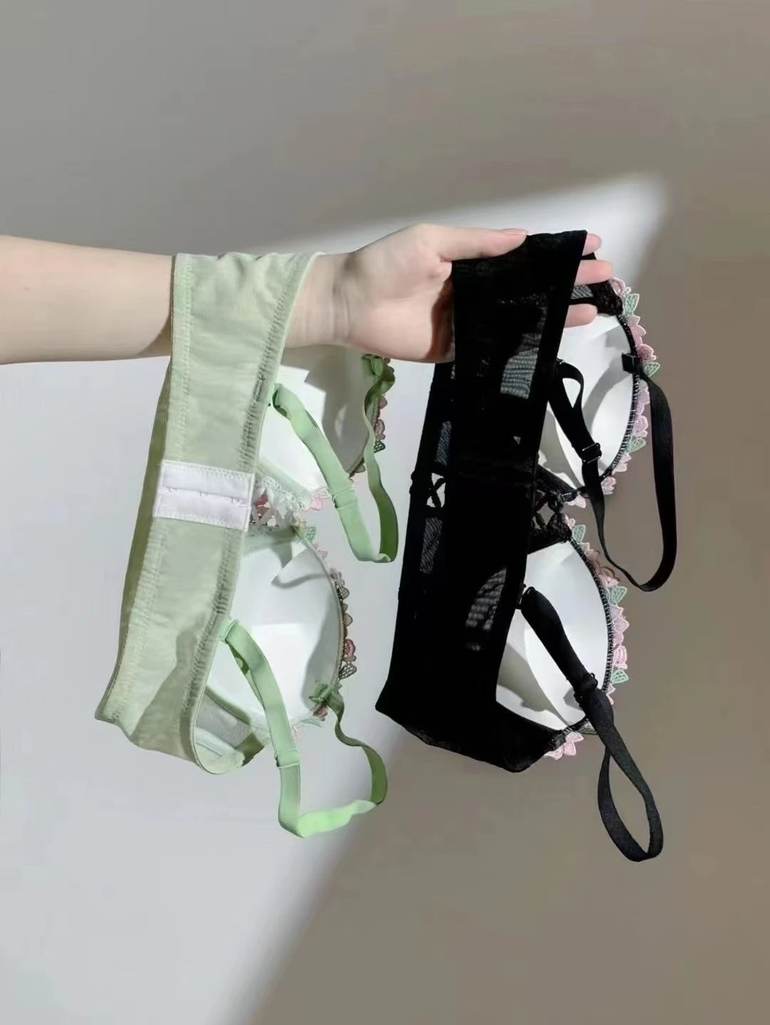 MOYISU London Anime Bralette - Delicate Wireless Bra for Set Teens, Japanese Summer Lingerie Small Bust Close-Fit Subtle Allure