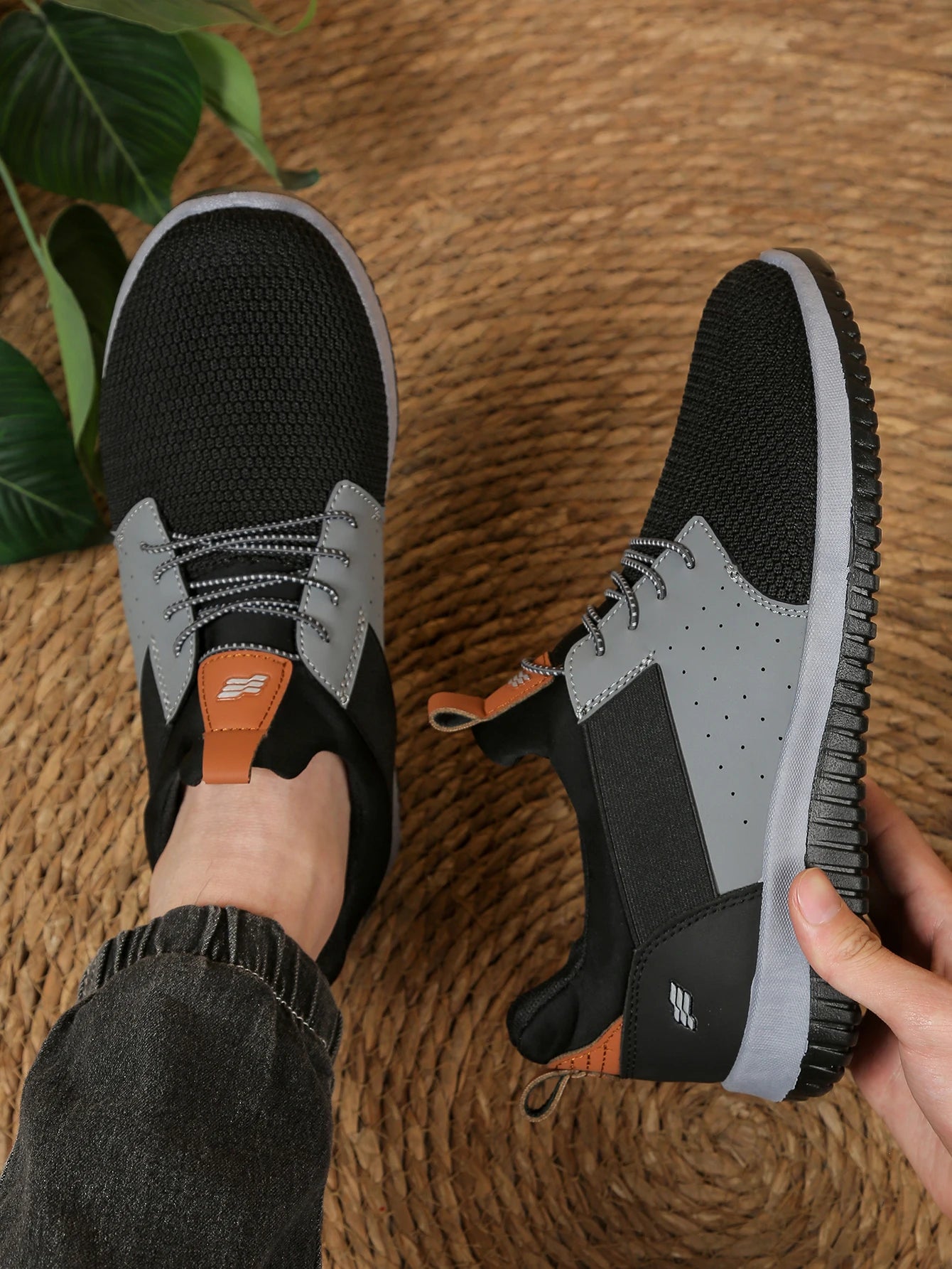 Men's casual shoes, unique and stylish design, fashionable sports shoes, low-top style, suitable for walking, running  jogging